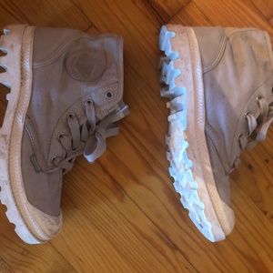 Gray Palladium Pampa Hi Size 7.5